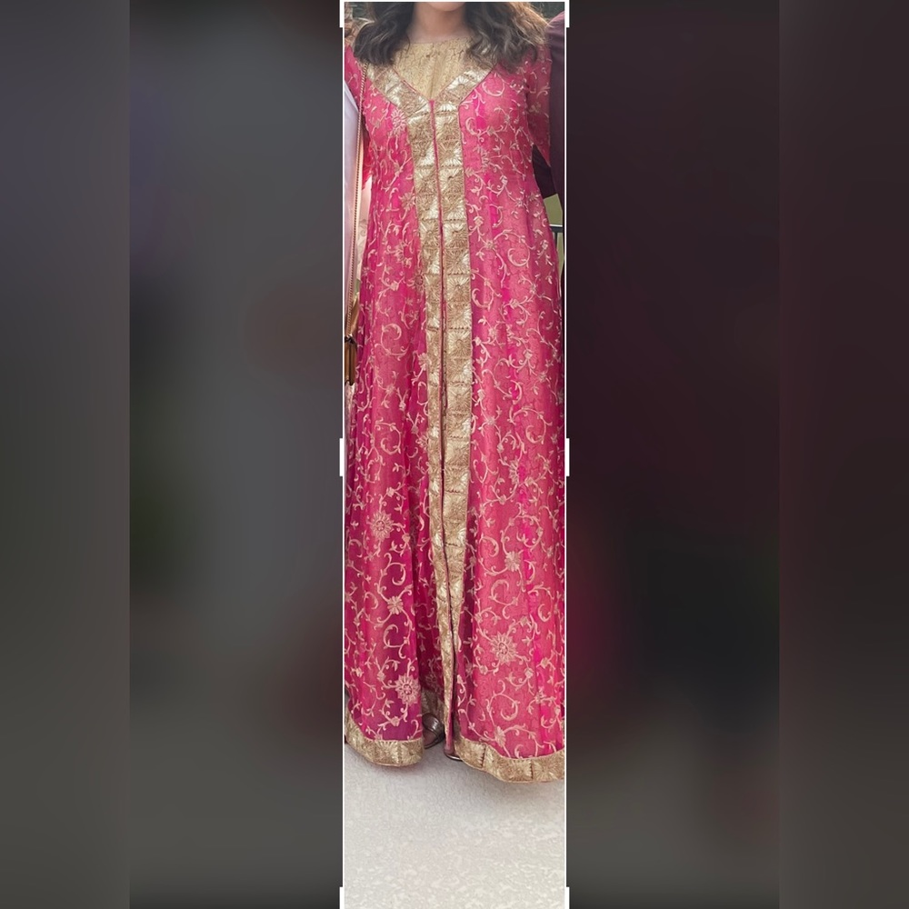 Beautiful Gown - Picture 3 of 3